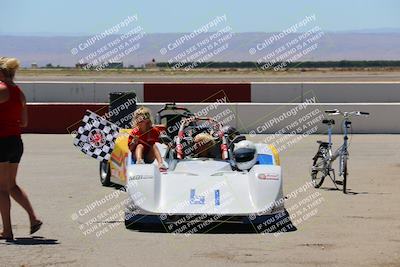 media/Jun-05-2022-CalClub SCCA (Sun) [[19e9bfb4bf]]/Around the Pits/